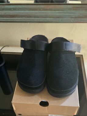 UGG Black Goldenstar Clog with Adjustable Strap